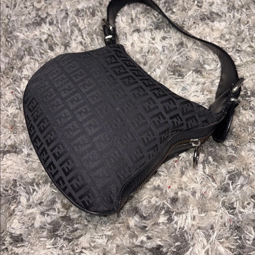 Fendi Black FF Monogram Saddle Bag - Picture 4 of 16